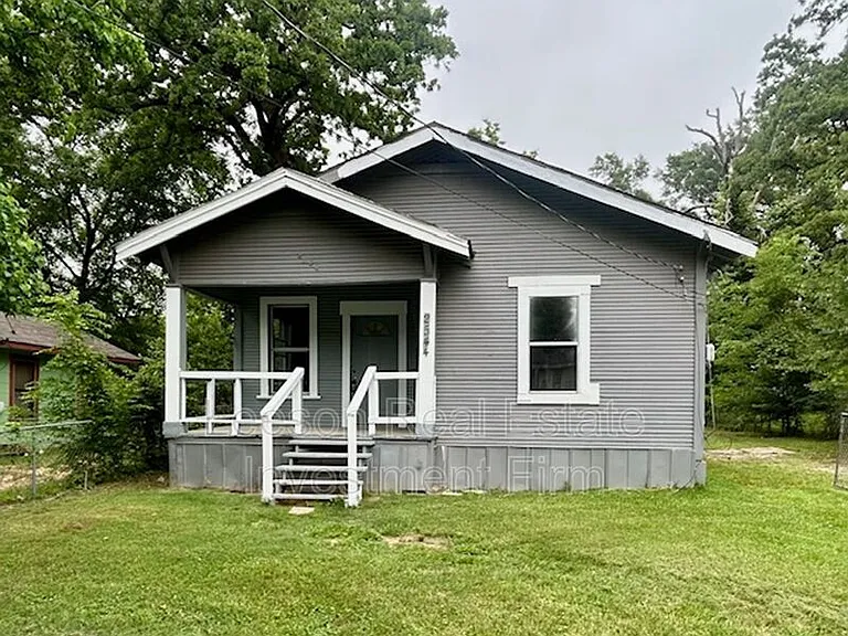 2544 Dupont St — Photo 2