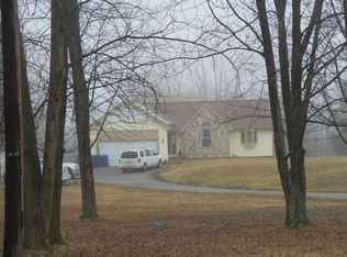1483 Wiggins Rd, Fenton, MI 48430
