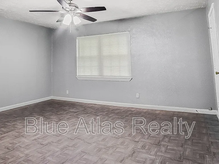 2215 Riverview Dr #D — Photo 7