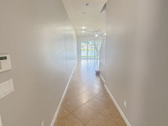 4th image of 2125 SW Cape Cod Dr