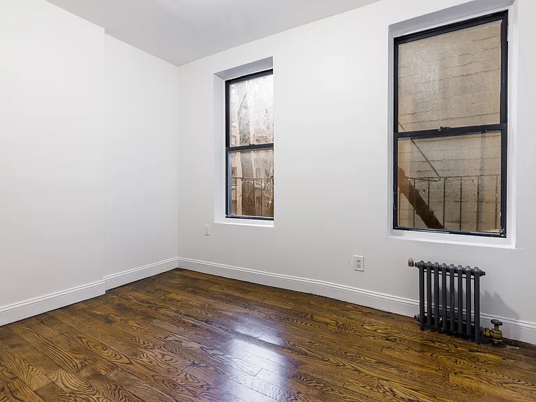 260 W 16th St #1D — Photo 3
