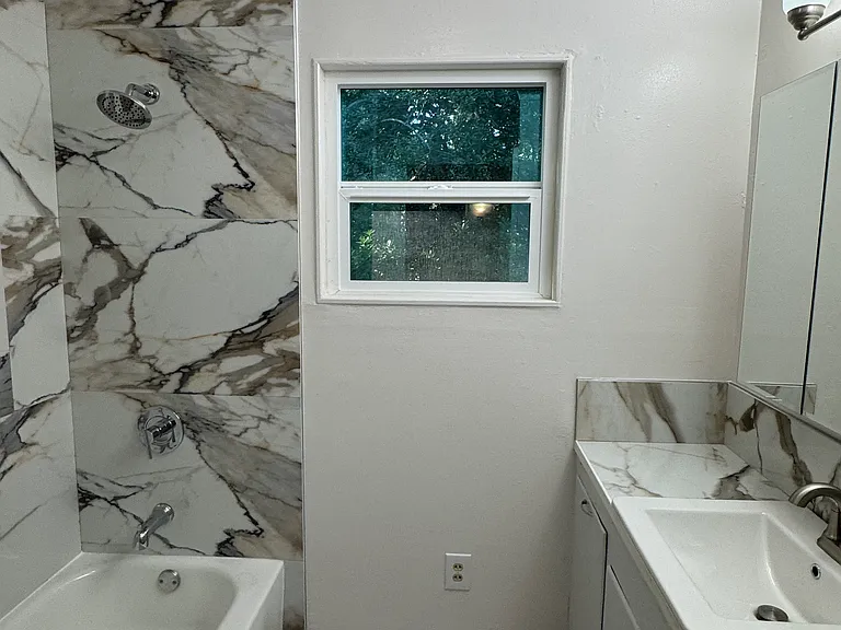 340 Kaer Ave — Photo 1
