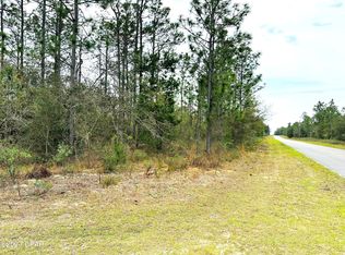 1 Villa Ct, Chipley, FL 32428