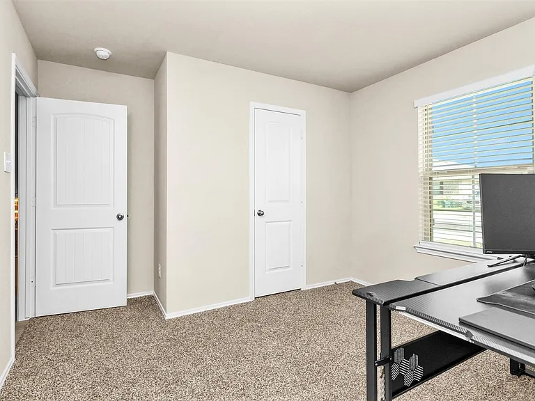 312 Pecos Dr — Photo 28