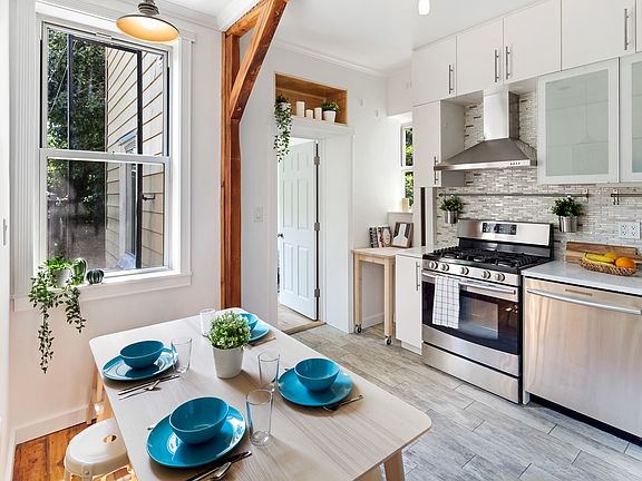 5th image of 155 Bedford Ave