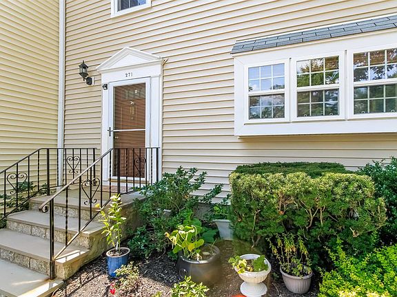 3rd image of 271 Carrollwood Dr #271