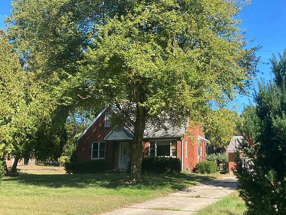 2nd image of 6644 Douglas Rd