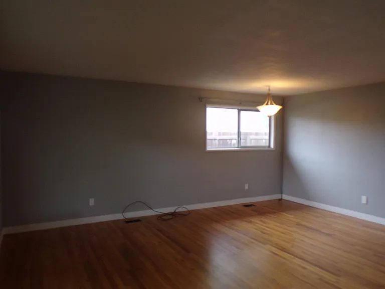 2740 NW Stewart St — Photo 12