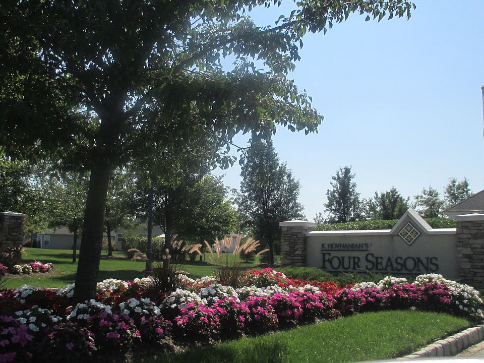 2nd image of 53 Minuteman Cir