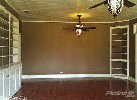 2nd image of 1501 Oak Grove Ave