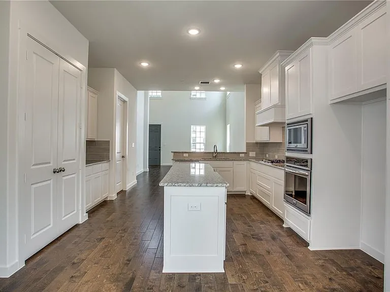 1000 Marian Dr — Photo 6
