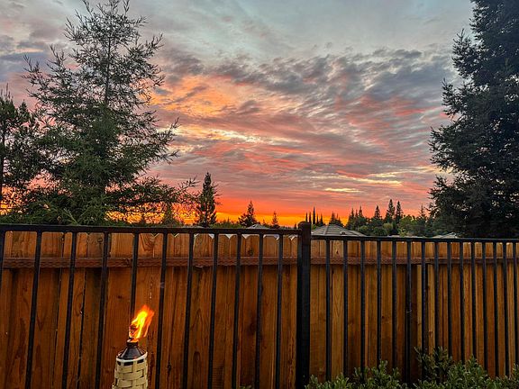 4th image of 2339 Canary Dr
