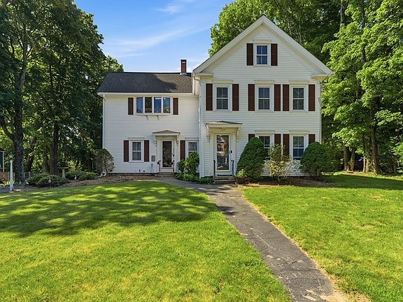 2nd image of 211 Village St