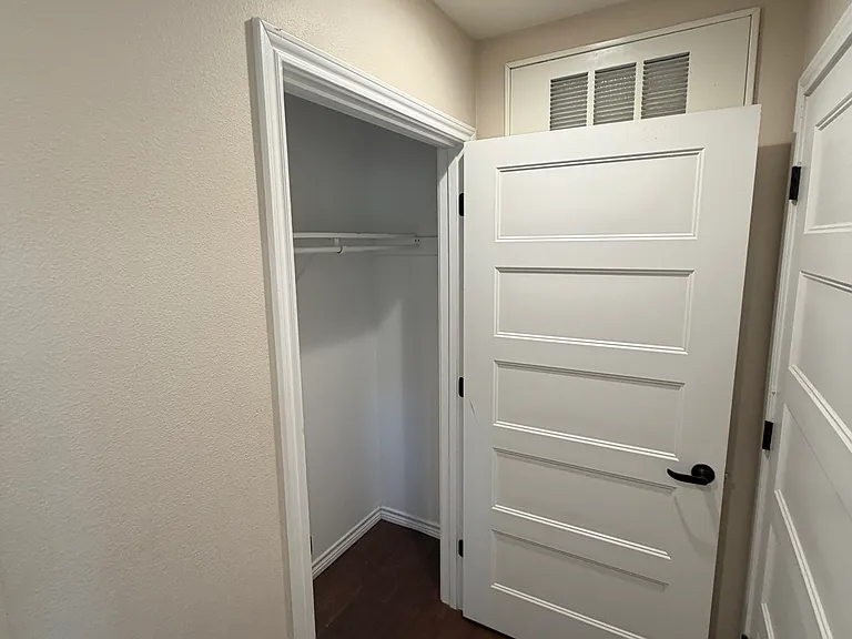 305 W Willis St #202 — Photo 6
