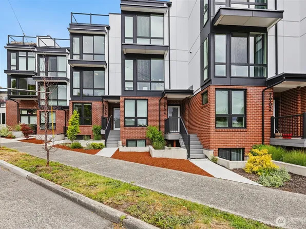 7906 Green Lake Drive N, Seattle, WA 98103