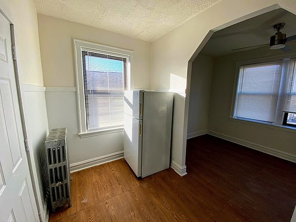 4th image of 3211 W Cortland St #12