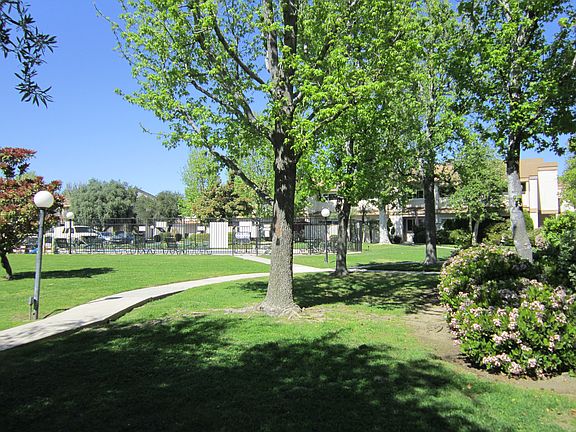 5th image of 14075 Van Nuys Blvd