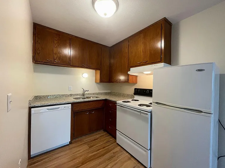 400 6th Ave SE #25 — Photo 1