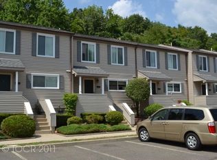 1303 Ramapo Brae Ln, Mahwah, NJ 07430