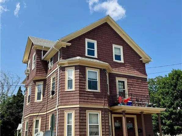 19 Dora St, Providence, RI 02909