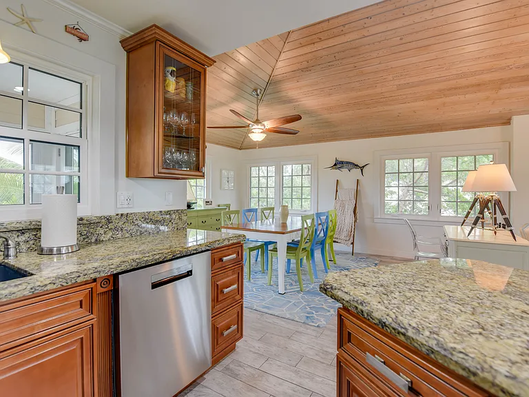 320 W Indies Dr — Photo 12