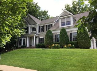 1260 Bayshore Dr, Antioch, IL 60002