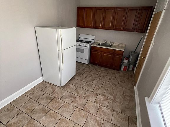 3rd image of 506 E 82nd St Unit 2
