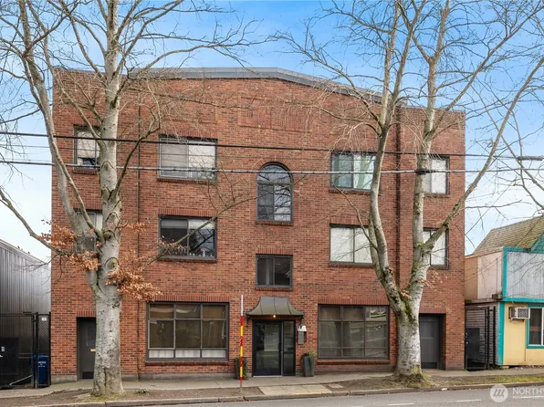 8008 Greenwood Avenue N, Seattle, WA 98103