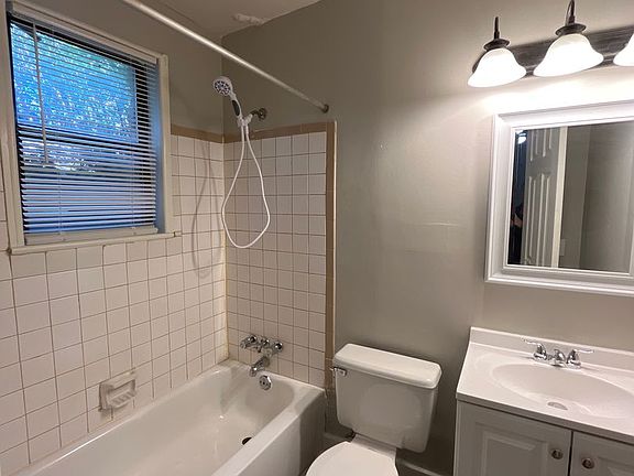 3rd image of 3902 Alabama Ave APT 11