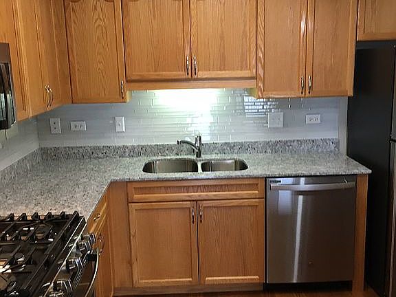 4th image of 6815 N Milwaukee Ave APT 304