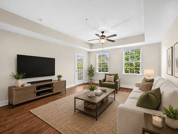5th image of 8205 Lenox Creekside Dr Unit 5