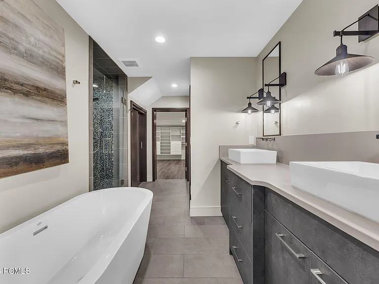 1200 W Lori Ln #C15 — Photo 12