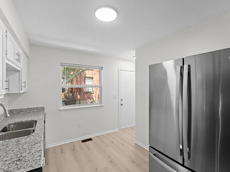 184 S Franklin St #A — Photo 24