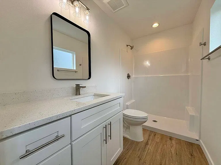 3925 E 32nd Ave #1 — Photo 13