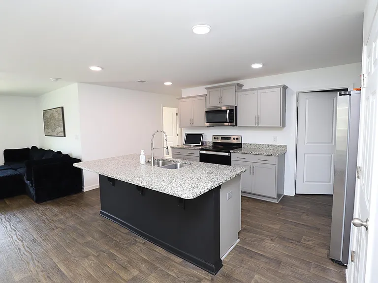 2037 Elmridge Rd — Photo 15