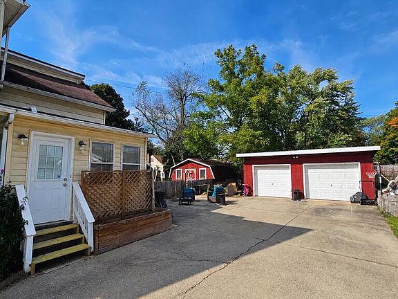 3rd image of 1003 Grace St