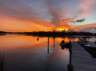 605 Riverview Dr, Carrabelle, FL 32322