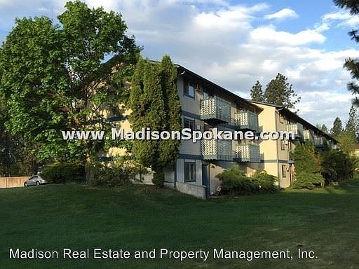 2nd image of 515 E Hawthorne Rd
