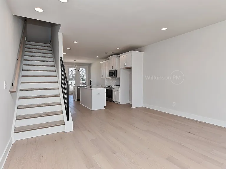 2204 Northend Dr — Photo 9