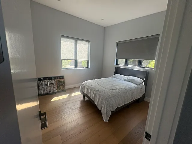 Guest Bedroom (Upstairs)