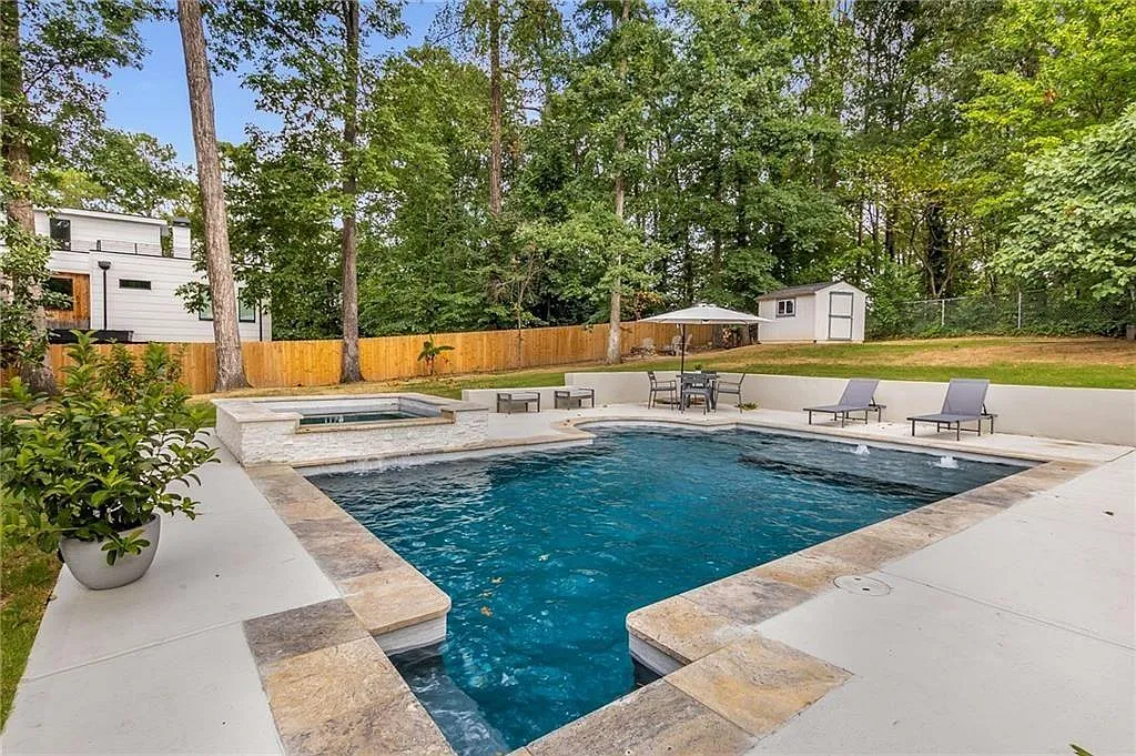 4 bed, 3.0 bath, 2750 sqft, $5,000 — Photo 3