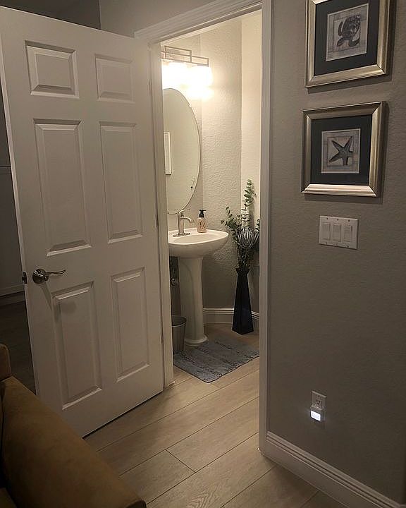 remodeled 1/2 bath