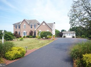 203 Whitehorse Ct, Harleysville, PA 19438