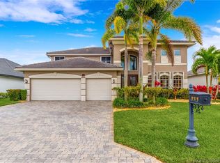 711 SW River Bend Cir, Stuart, FL 34997