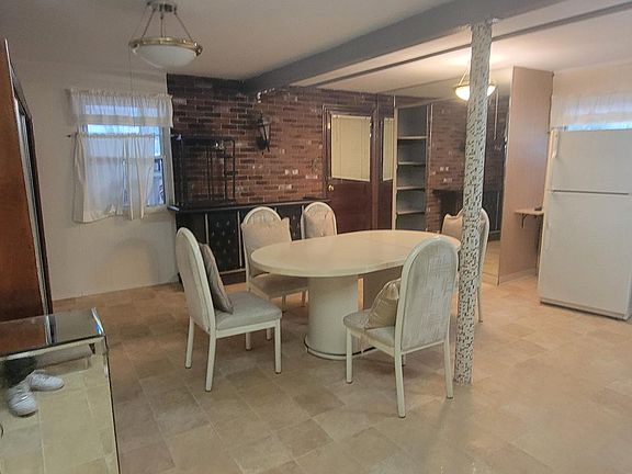 5th image of 2562 Fenton Ave Floor 1