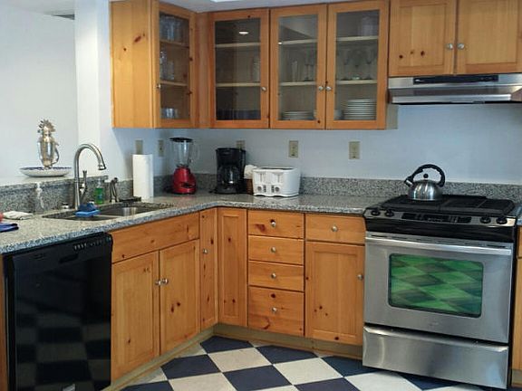 3rd image of 322 W Ashley Ave