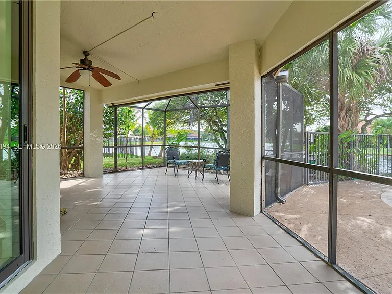 1087 Deerwood Ln — Photo 17