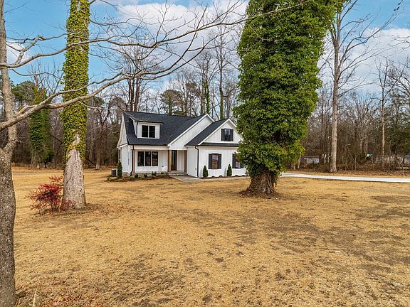 3rd image of 4029 Lake Wendell Rd