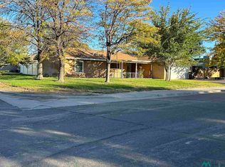 45 Bent Tree Rd, Roswell, NM 88201