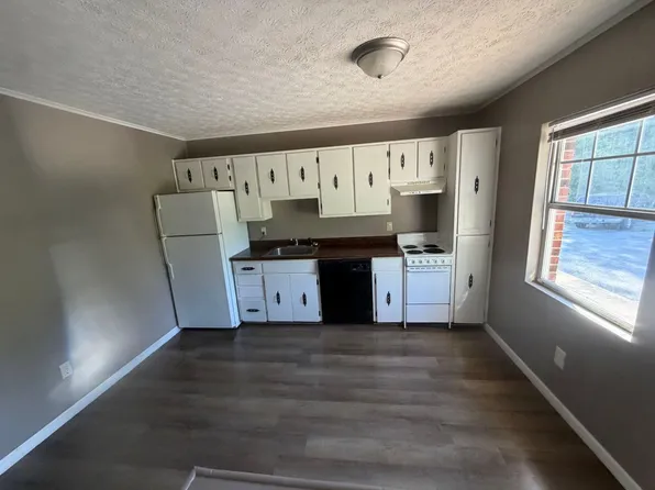 Crestview, 800 Crestview Dr #6, Greeneville, TN 37745